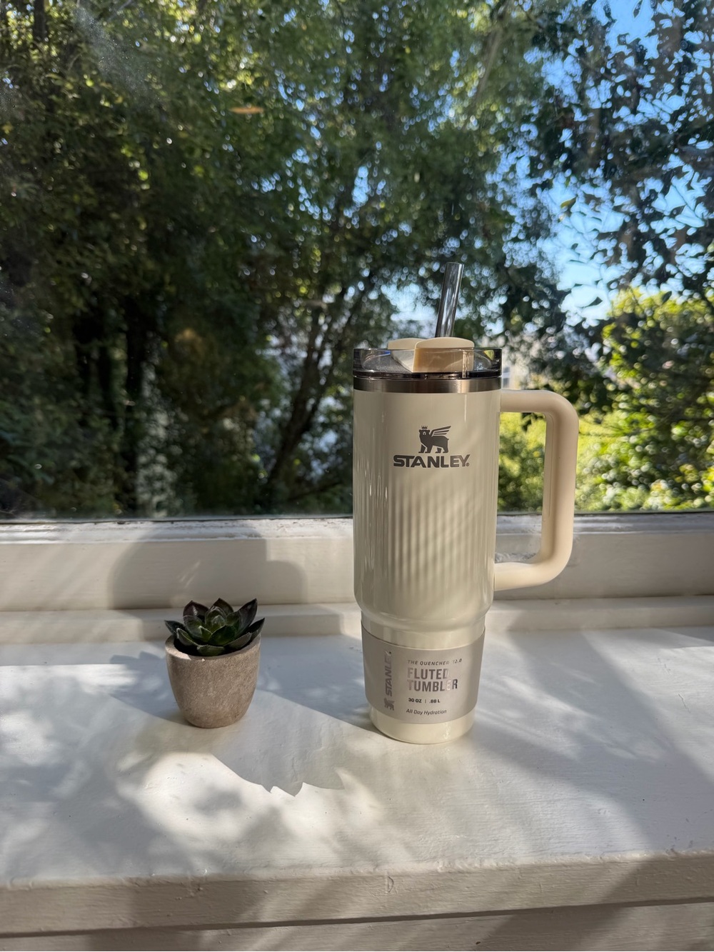 Stanley The Quencher® H2.0 Fluted Tumbler | 30 OZ - Picture 4 of 5